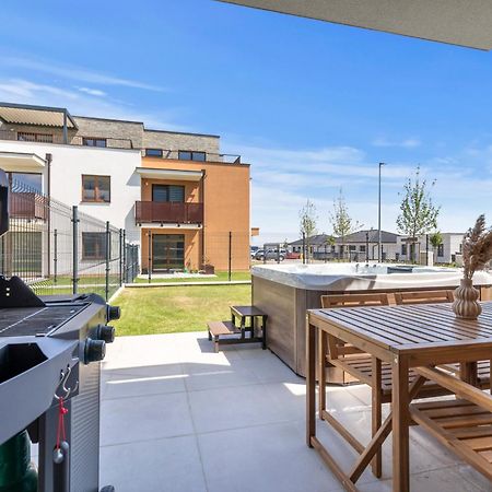 Boho Apt W Jacuzzi, Grill & Garden Модра Екстериор снимка