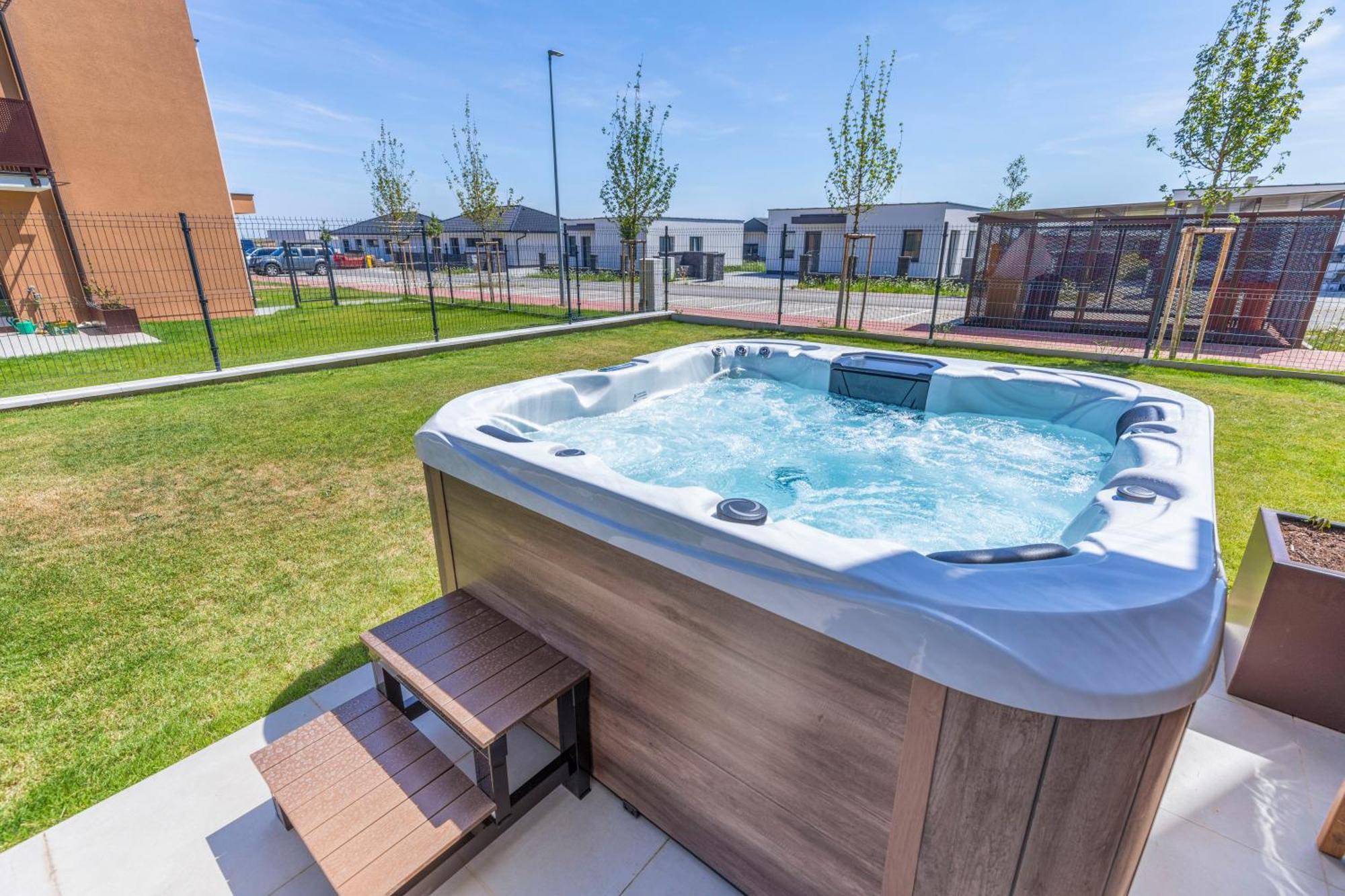 Boho Apt W Jacuzzi, Grill & Garden Модра Екстериор снимка