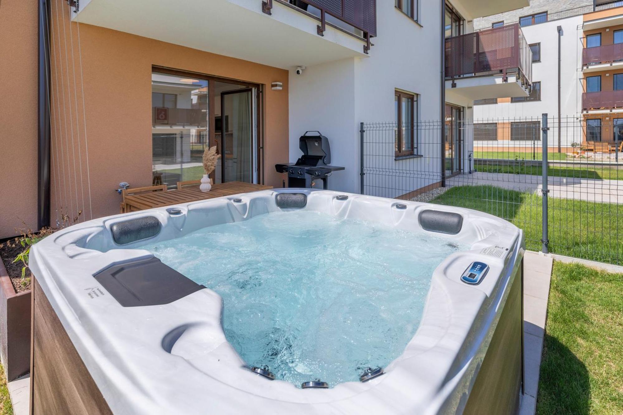 Boho Apt W Jacuzzi, Grill & Garden Модра Екстериор снимка